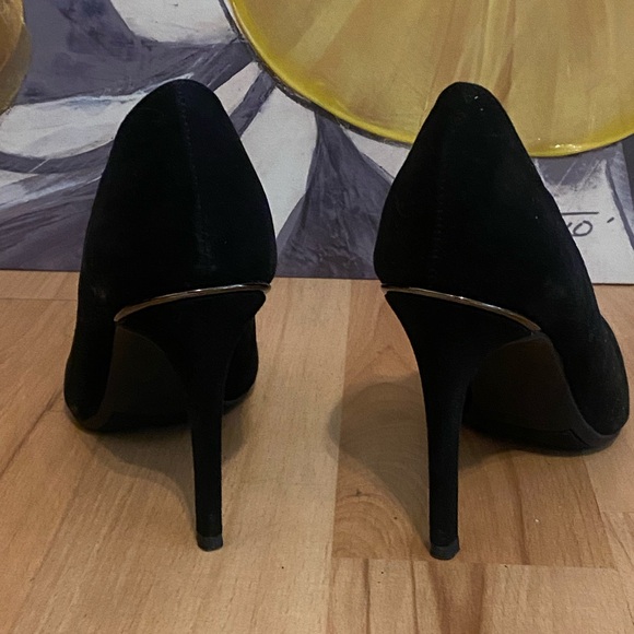 👠✨3 for $45 Circus by Sam Edelman Suede Almond Toe Pump. Color: Black. Size: 7M - Picture 5 of 9